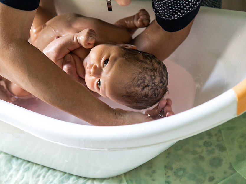 ¿Cómo elegir una bañera para bebé? | Bebés | San Pablo Farmacia