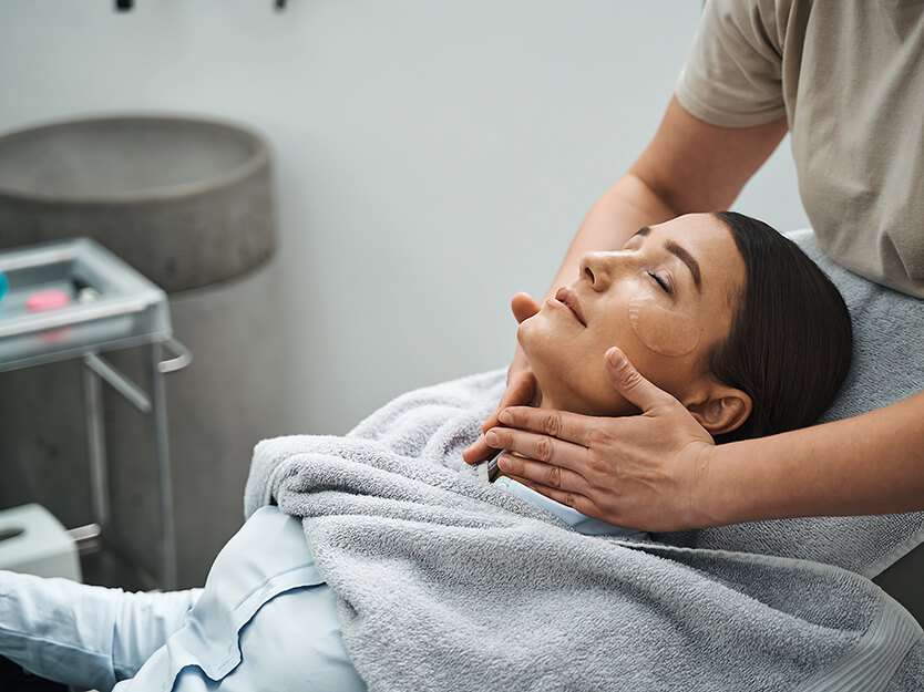 Consulta al dermatólogo | Las mejores cremas antiedad a partir de los 40 | Dermocosméticos | San Pablo Farmacia