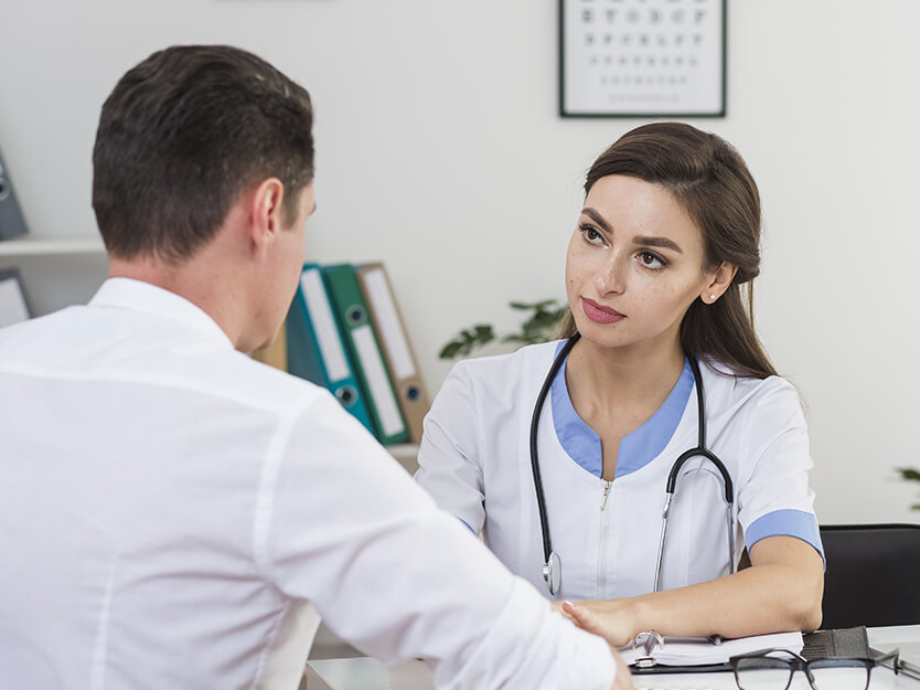 Consulta al dermatólogo | ¿Manchas blancas en la piel por estrés? | Dermocosméticos | San Pablo Farmacia